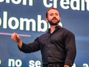 Mesa de trabajo 1 copia 172x-100