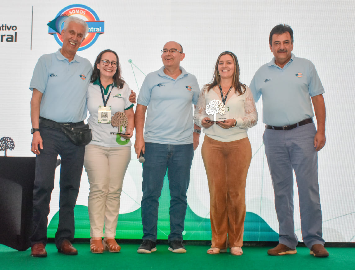 Mesa de trabajo 1 copia 242x-100